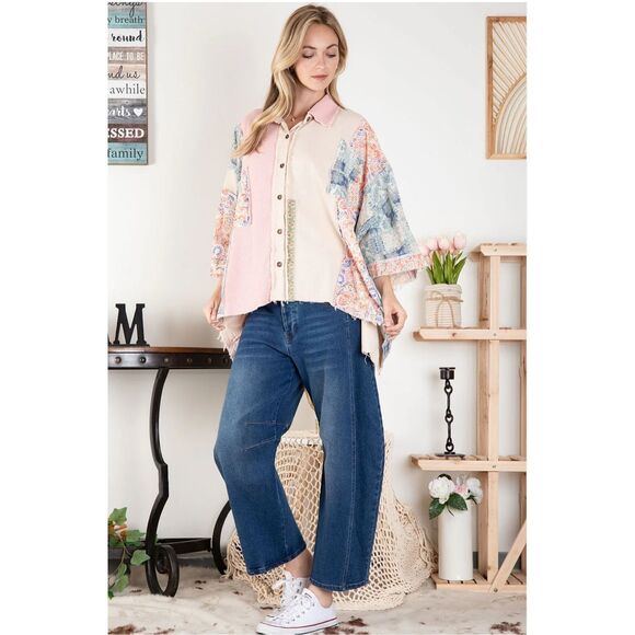 BlueVelvet Oversized Mixed Fabric Top in Pink-Beige Size S - Picture 2 of 8